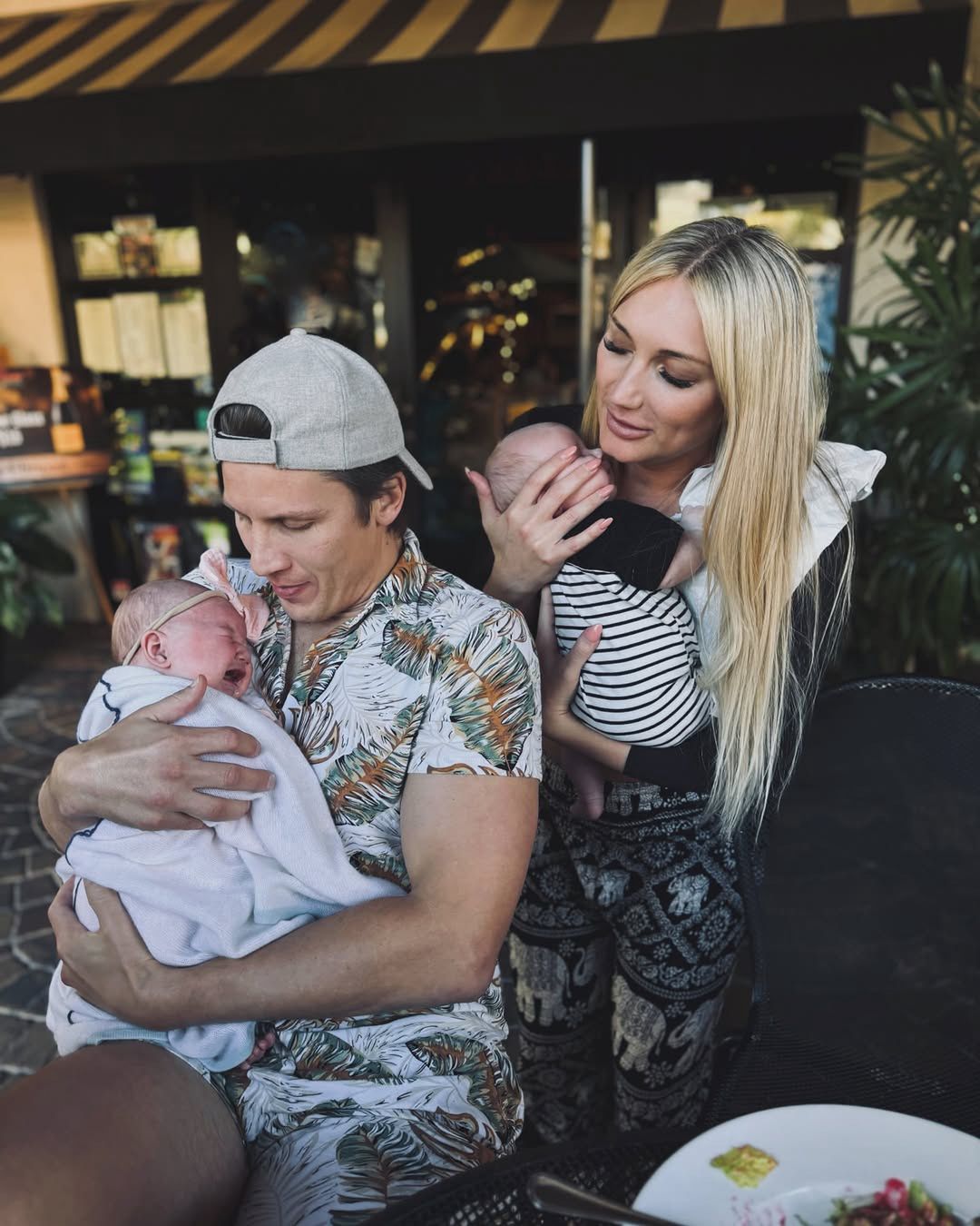Brooke Hogan z mężem i dziećmi