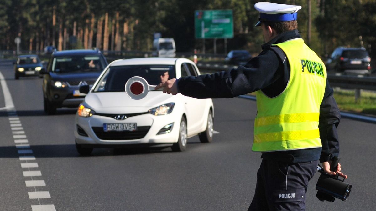 Kontrola drogowa
Marcin Bielecki
kierowca, kierowcy, kodeks drogowy, Kontrol, lizak, policja, przepisy drogowe, radar