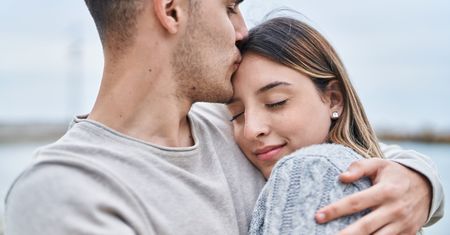 Te znaki zodiaku nie patrzą na wygląd partnera. Dla nich liczy się charakter