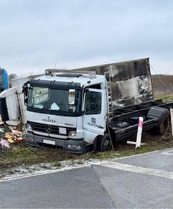 Koszmar na przejeździe kolejowym. Pociąg wjechał w ciężarówkę