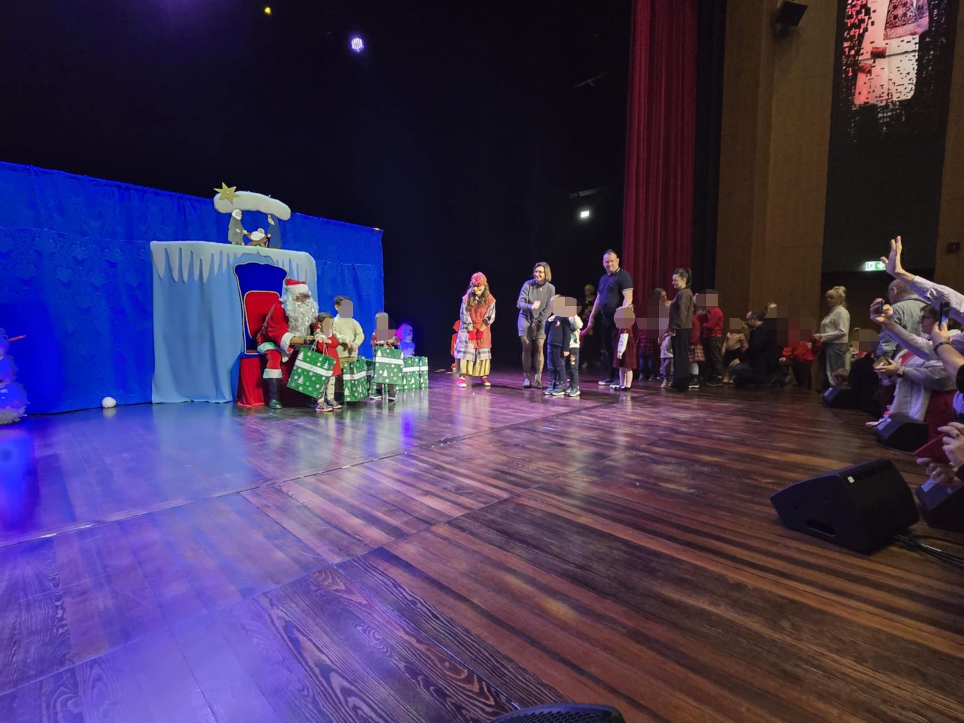 Św. Mikołaj przyjmował dzieci w Muzeum Pamięć i Tożsamość