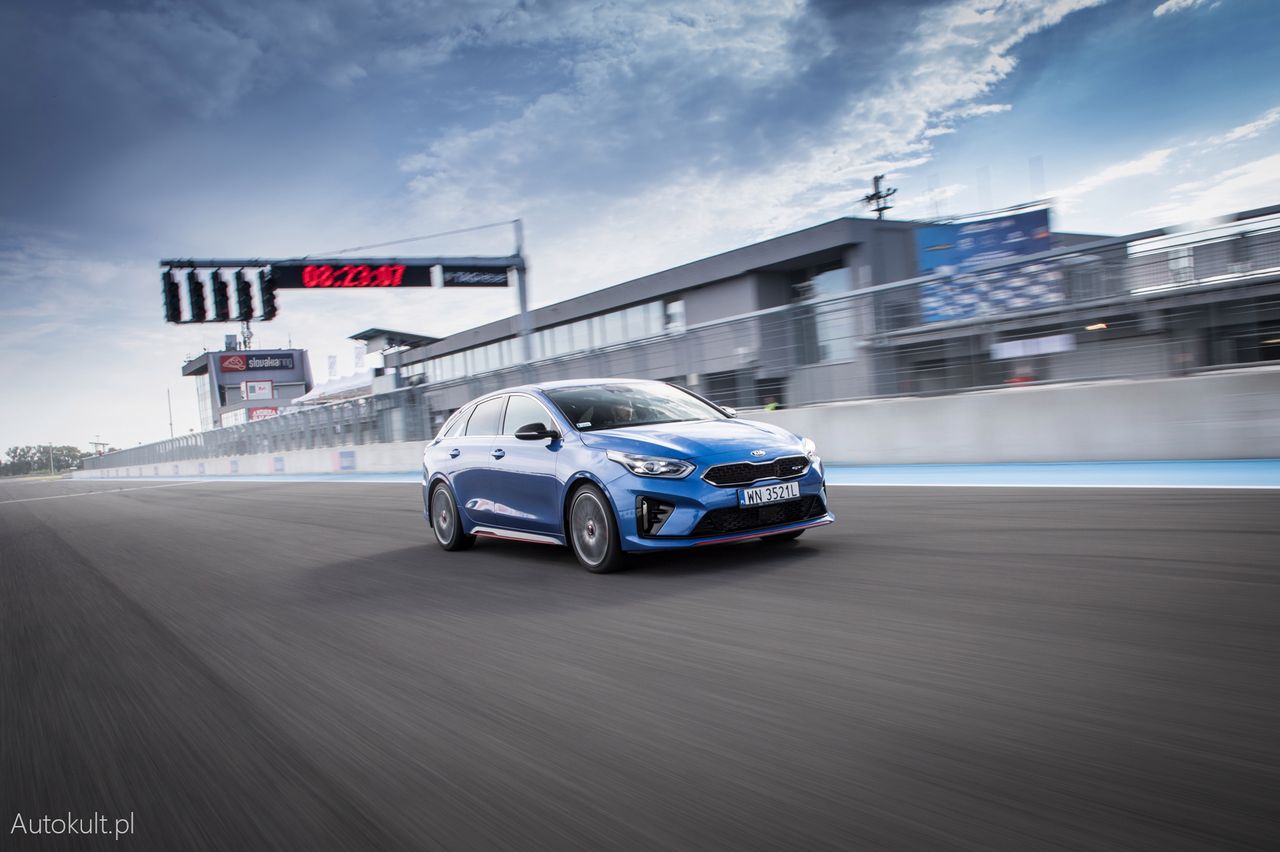 Kia Proceed GT na torze Slovakiaring