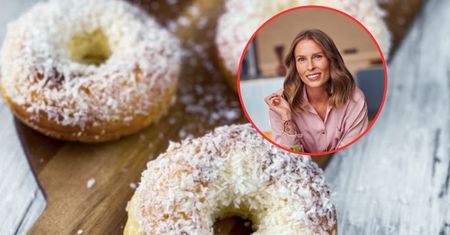 Proteinowe donuty serniczkowe. Fit rozpusta według przepisu dietetyczki