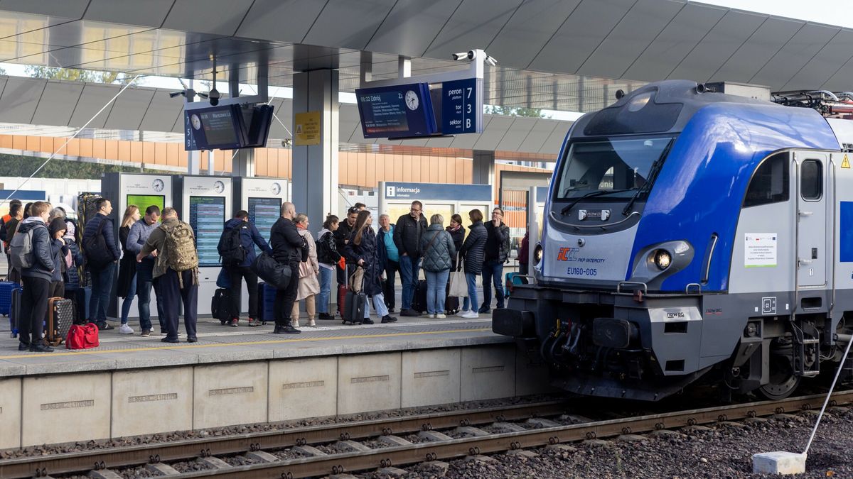 Reporter archiwum 2023 10
13.10.2023 Warszawa, dworzec Warszawa Zachodnia Fot Tomasz Jastrzebowski/REPORTERn/z pasazerowie czekajacy na pociag PKP Intercity
Tomasz Jastrzebowski/REPORTER