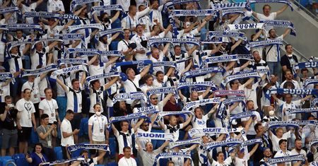 Koronawirus na Euro 2020. Kilkudziesięciu kibiców zakażonych po jednym meczu