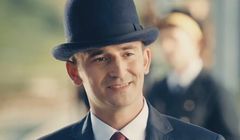 Pogoń za pociągiem z marzeniami reklamuje pożyczkę gotówkową w Alior Banku (wideo)