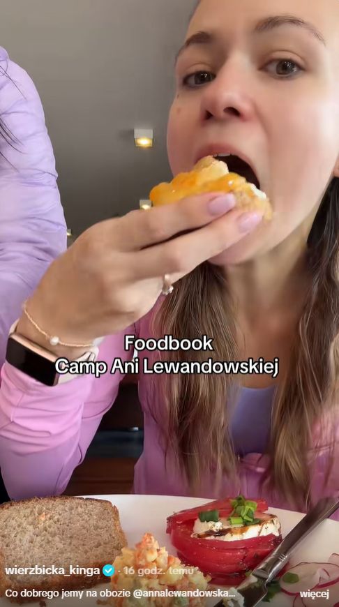 Kinga Wierzbicka pokazuje, co szamała na obozie Lewej