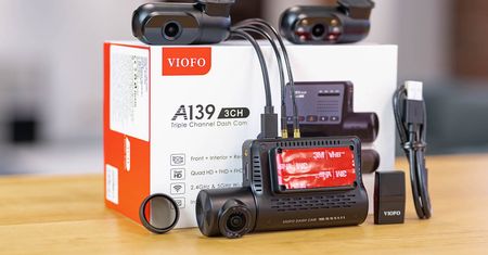 Viofo A139 3CH ma 3 kamery i inne bajery. Taki wideorejestrator, to ja rozumiem