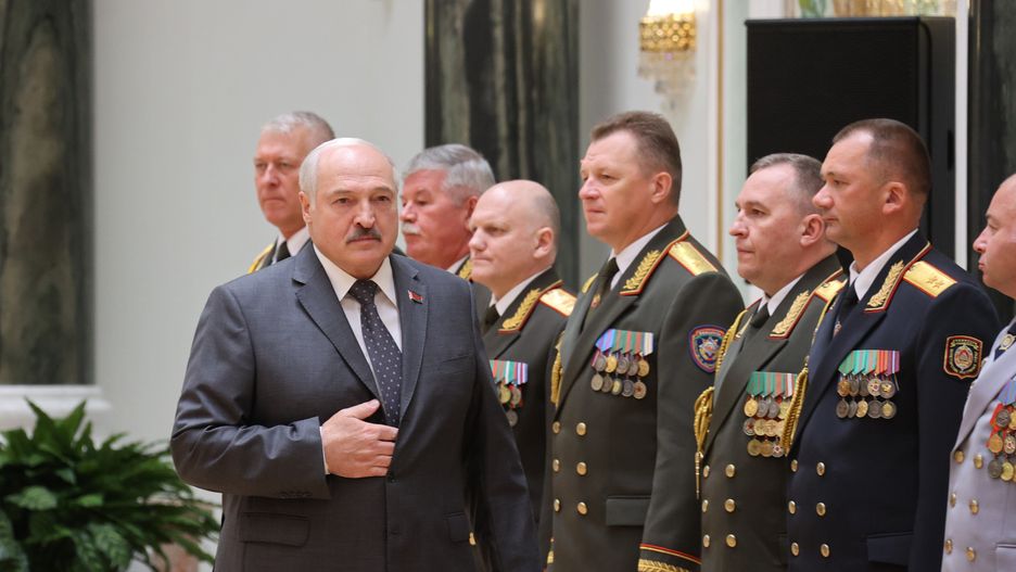 Łukaszenka, w ostatnich tygodniach, w swojej propagandzie coraz częściej mówi o współpracy z Rosją i zagrożeniu płynącym z Ukrainy.