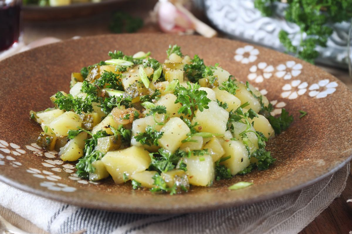 Add colorful vegetables to the light fermented cucumber salad.