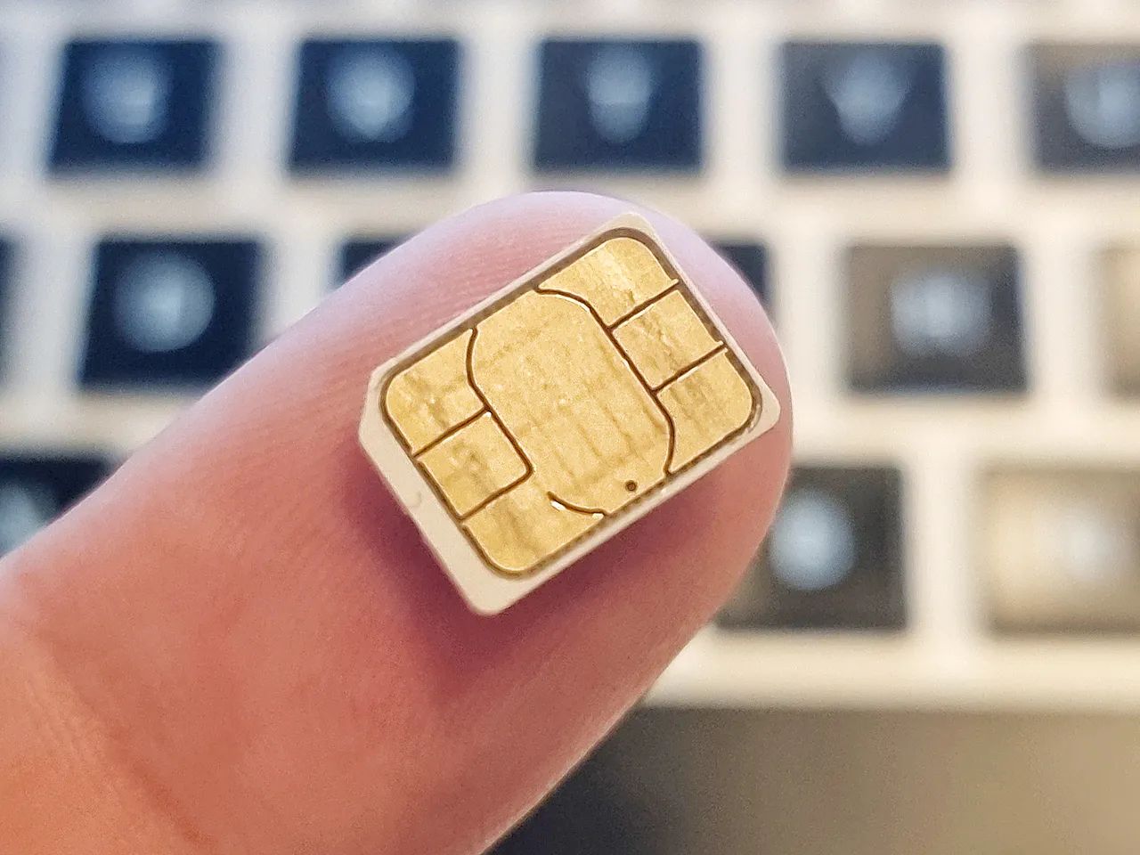 eSIM pozwala zapomnieć o fizycznych kartach SIM