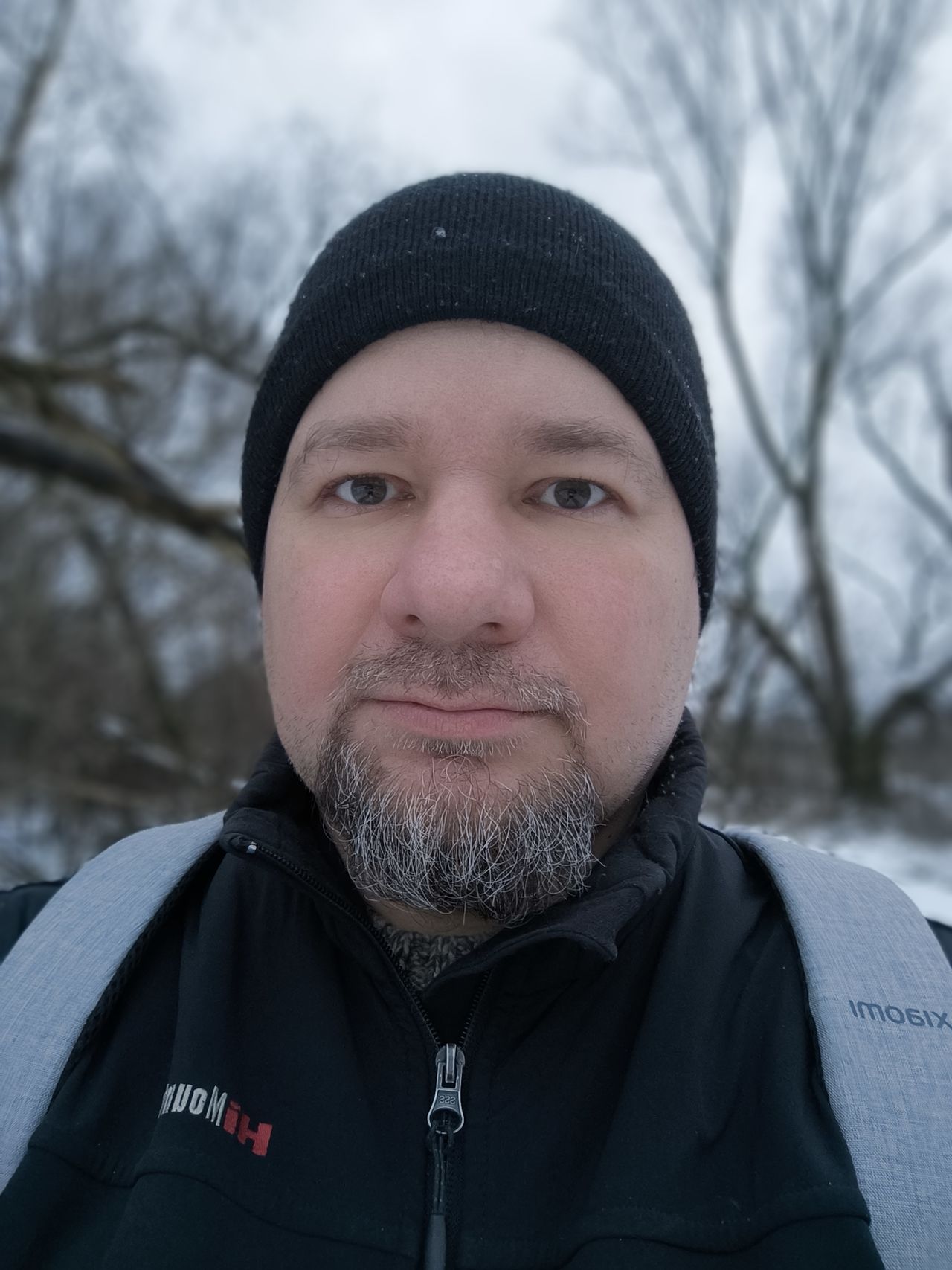 Zdjęcie w pochmurny i słoneczny dzień. To pierwsze z "upiększaniem".
