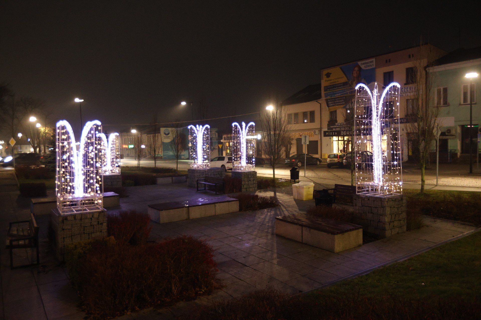 W najbliższym czasie z pewnością w całym mieście pojawią się subtelne ozdoby, które wprowadzą nas wszystkich w świąteczny nastrój.