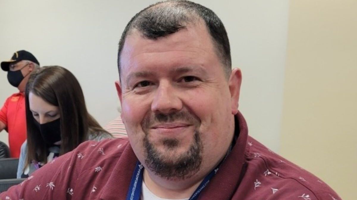 Polityk o antyszczepionkowych poglądach zmarł na COVID-19