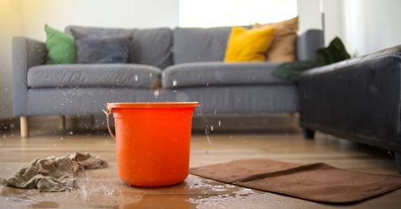 Sąsiad zalał ci mieszkanie? To zrób w pierwszej kolejności
