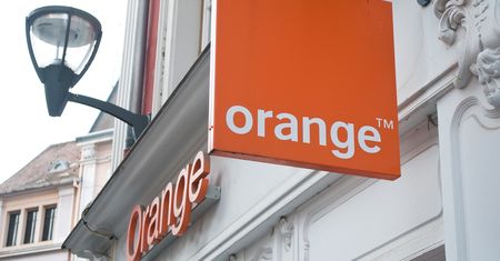 Orange Polska oskarżony o narażanie pracowników na zakażenie. Wyjaśniamy