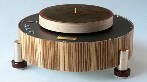 Kosztujący majątek gramofon z... drewna 1