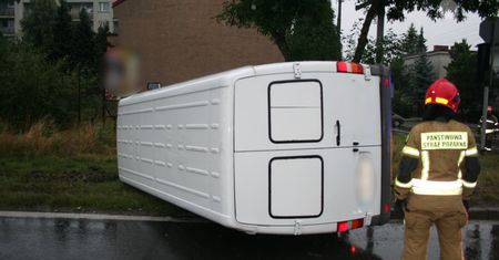 Tarnowskie Góry. Blisko tragedii. Nie ustąpił pierwszeństwa, uderzył w busa