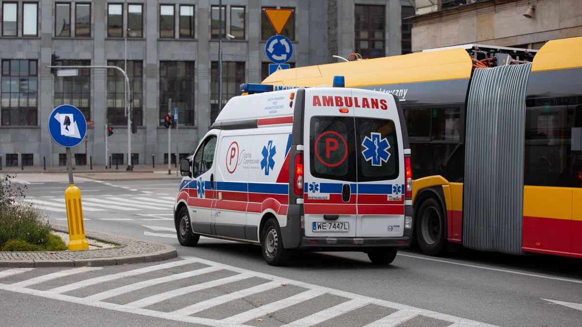 W Poznaniu częścią karetek jeżdżą strażacy i żołnierze 