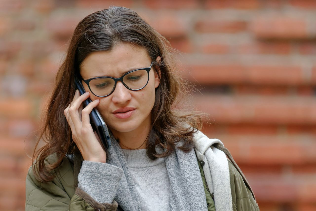 Odbierasz telefon? Zmień niebezpieczny nawyk