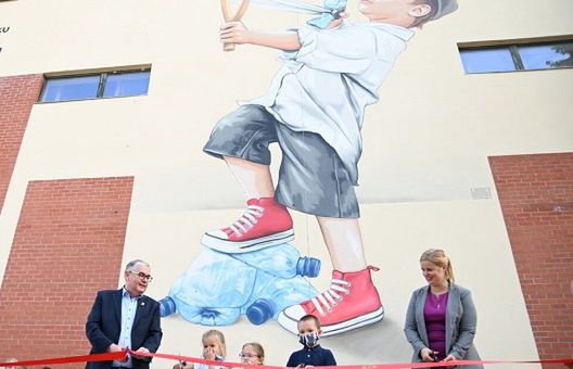 W Gdańsku powstał mural zachęcający do ograniczania plastiku