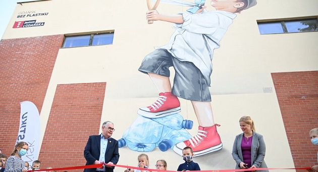 W Gdańsku powstał mural zachęcający do ograniczania plastiku