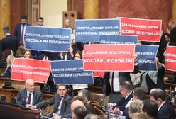 Nowy parlament w Serbii. Opozycja ślubuje na korytarzu