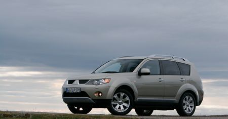 Używany Mitsubishi Outlander II: wybierz rozsądnie, a nie będziesz żałował