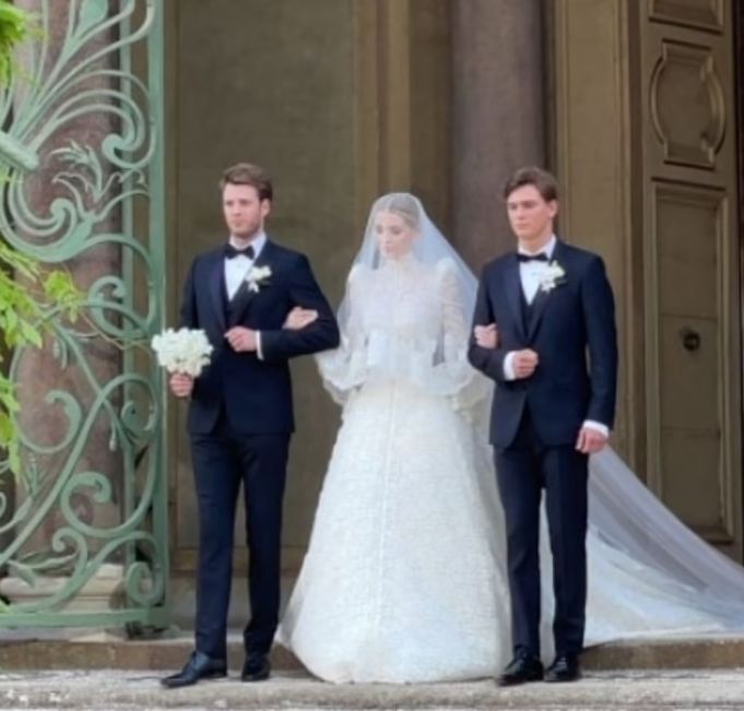 Kitty Spencer poślubiła multimilionera w "wiktoriańskiej" sukni ślubnej od Dolce & Gabbana