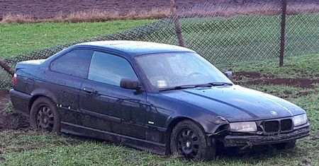 Pijana jechała do pracy. Wyprzedzając uderzyła w audi i wylądowała na polu