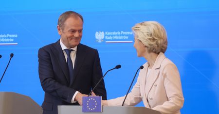 Bruksela odblokuje 600 mld zł dla Polski. Sypią się komentarze