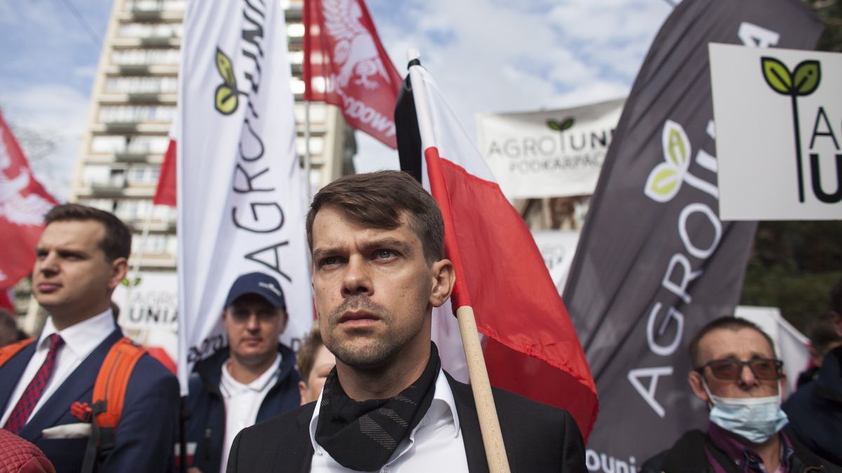 Michal Kolodziejczak leader of Agrounia movement seen during farmers strike against new Piatka Dla Zwierzat bill in Warsaw, Poland, on September 30, 2020.  (Photo by Maciej Luczniewski/NurPhoto via Getty Images)