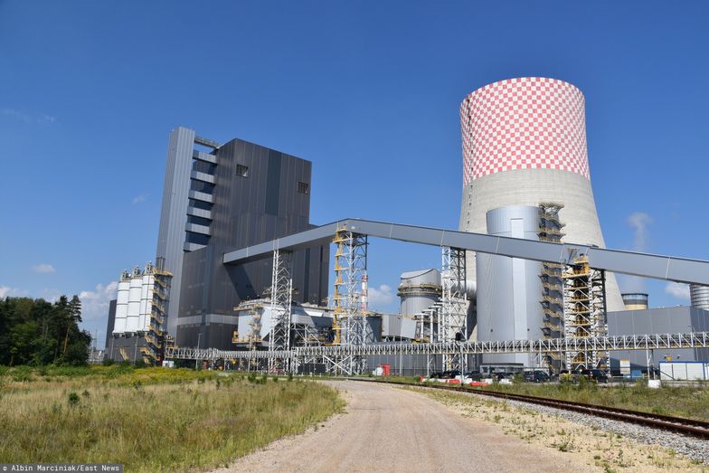 Śląskie AlMaPHOTO: ALBIN MARCINIAK / EAST NEWS 15.08.2022 Polska energia, Nowe Jaworzno Grupa TAURON, Śląsk, chłodnia kominowa,Albin Marciniak