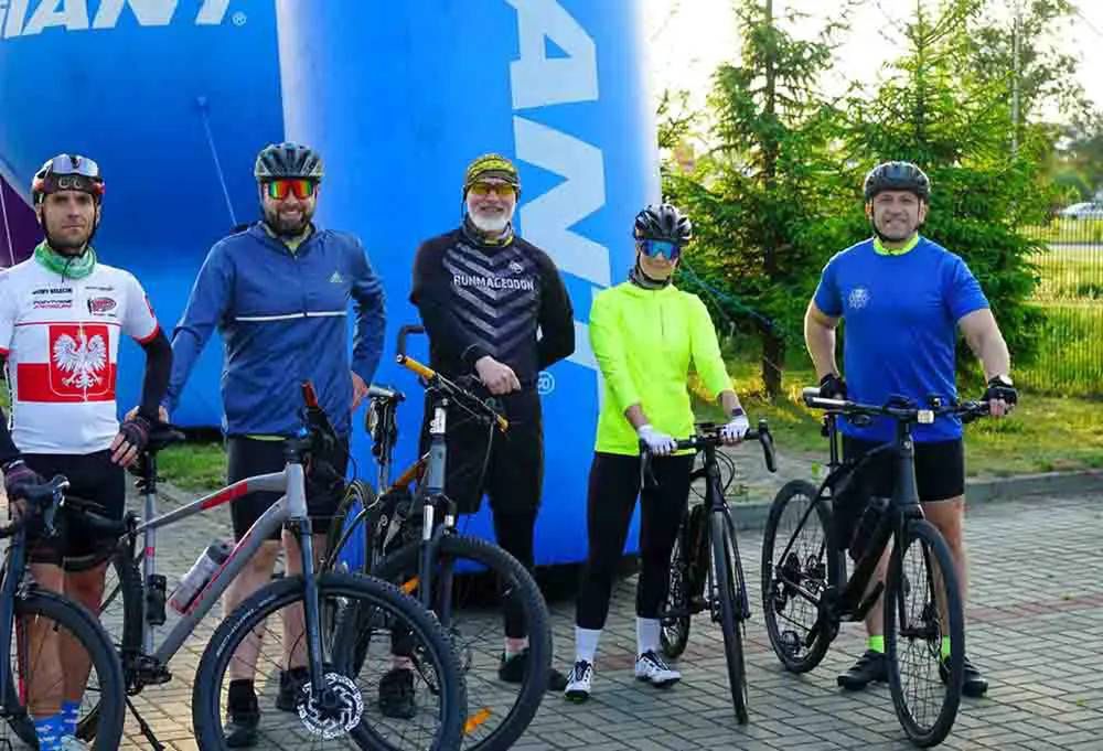 Piękna akcja. Policjanci, strażacy i cywile jadą dla Konrada, ciężko rannego w wypadku