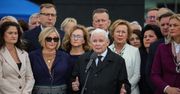 Kaczyński oskarża na miesięcznicy. "Obecna władza jest na tym froncie"