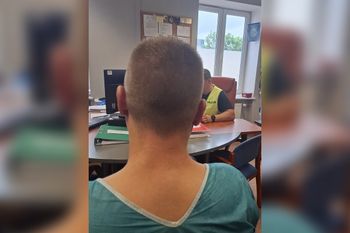 Pruszcz Gdański: Agresywny 24-latek zaatakował ratowników medycznych i policjantkę. Usłyszał zarzuty