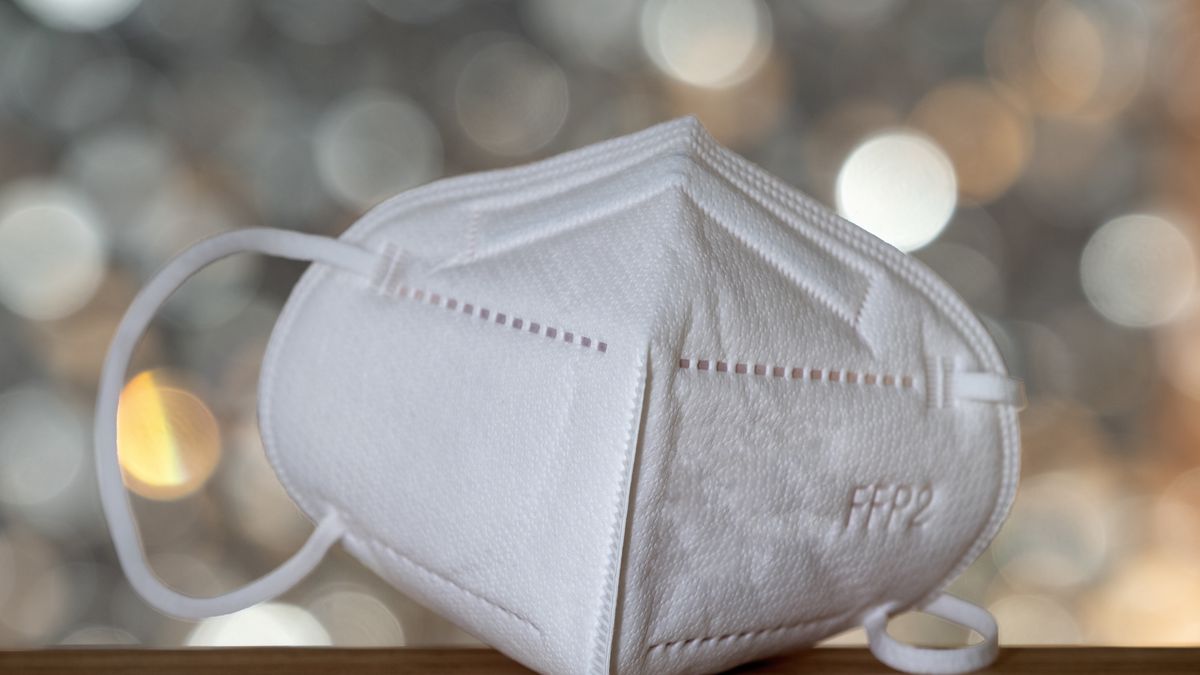 Naukowcy chcą produkować baterie ze zużytych maseczek