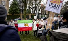 Atak na ambasadę Iranu w Hadze. Policja zatrzymała cztery osoby
