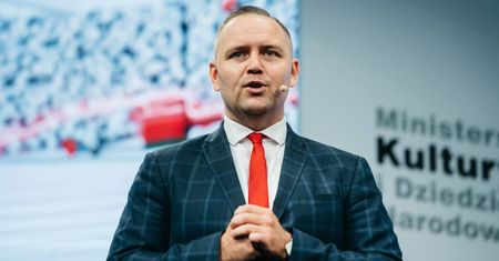 On zostanie kandydatem PiS? Przyjrzeli się rodzinie Nawrockiego