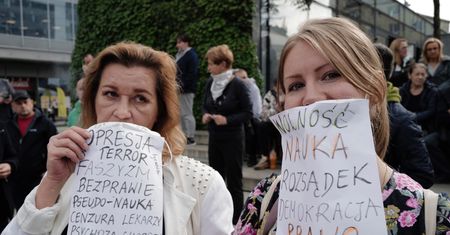Koronawirus w Polsce. Wnioski do sądu po protestach we Wrocławiu i Lubinie. Za brak maseczek