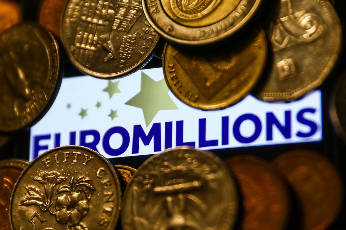 W ostatniej loterii EuroMillions zwycięzca trafił nagrodę w wysokości ponad 195 mln funtów.