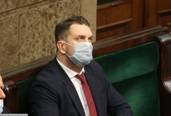 Łukasz Mejza otrzymał "tajemniczą teczkę". "Pod stołem"