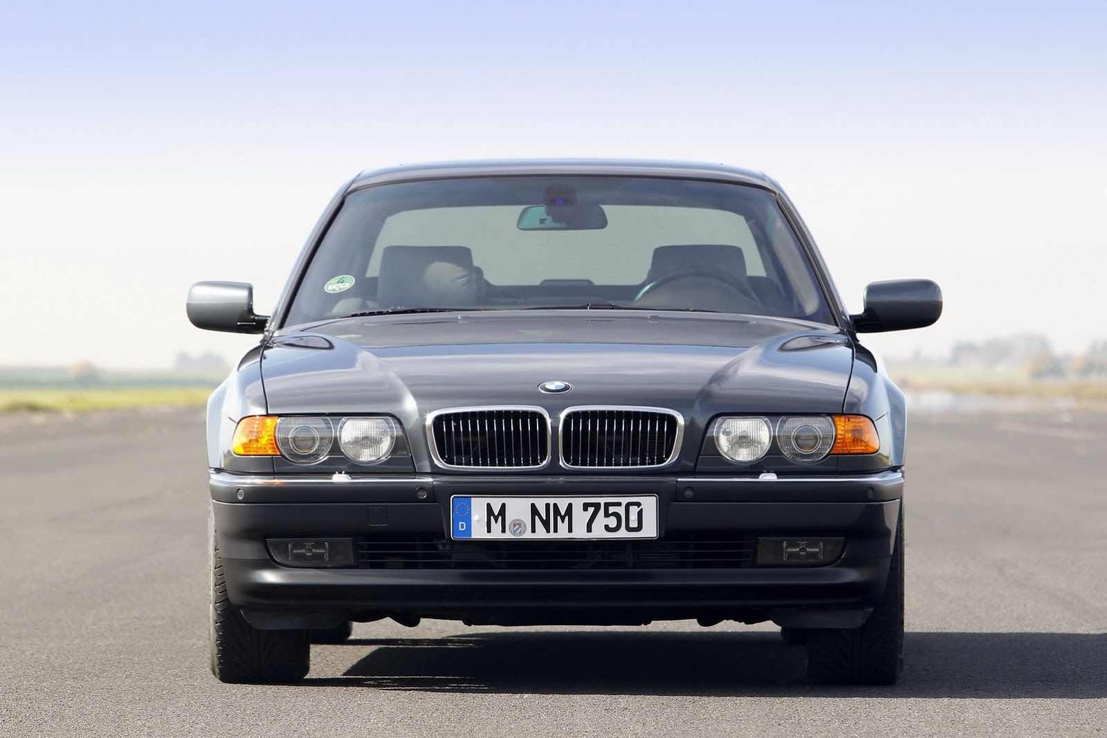 BMW Serii 7 V12