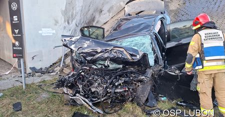 Dostali informację, że samochód spadł z wiaduktu. Prawda była inna