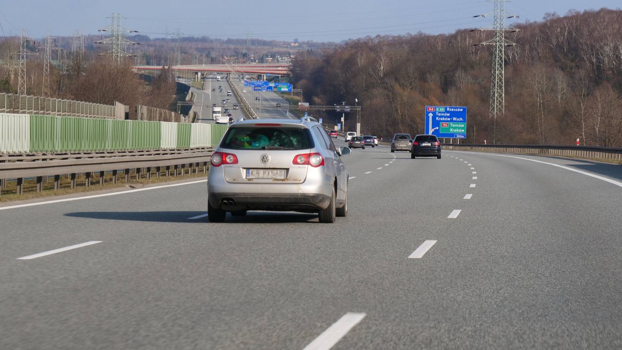 Autostradowe zachowania, które irytują i zagrażają. Sporo musimy się jeszcze nauczyć