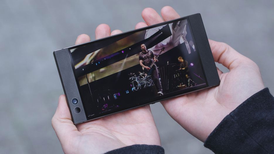 Razer Phone był pierwszym smartfonem z ekranem 120 Hz. Źródło: CNET