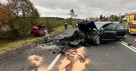 Chciał zabić partnerkę i celowo rozbił auto? Śledczy muszą czekać