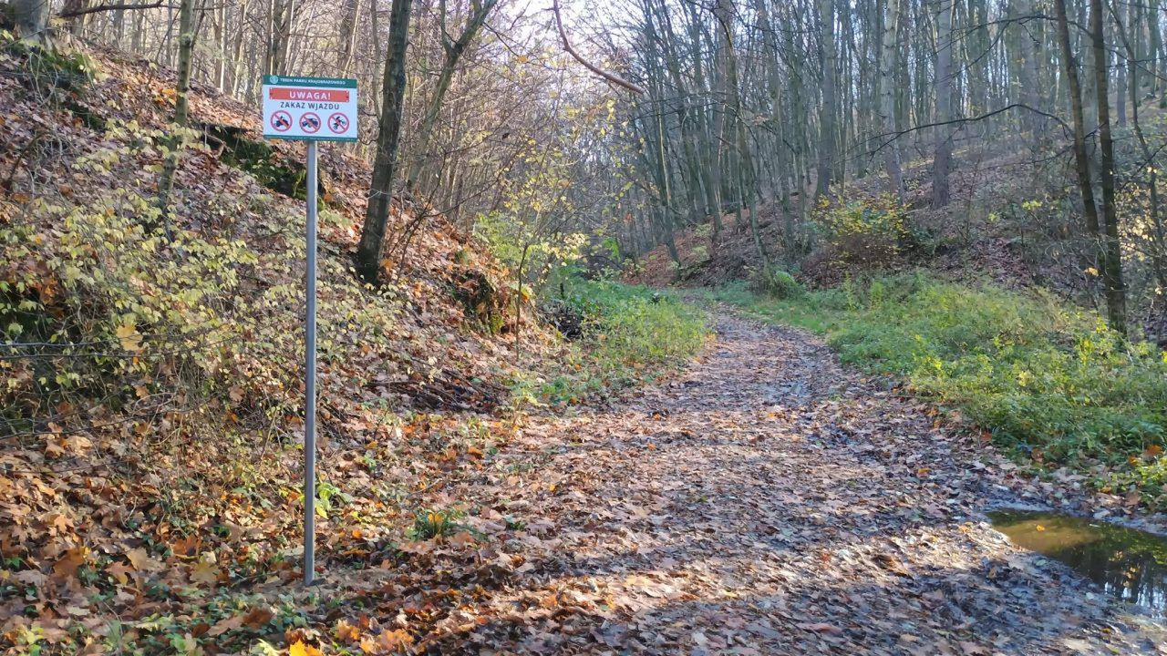 Lubelszczyzna: Nowe tablice antyoffroadowe parkach krajobrazowych. ZLPK walczy z nielegalnym ruchem pojazdów