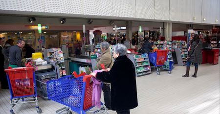 Pokazała paragon z kaucją z Carrefoura. Resort finansów rozważa zmiany