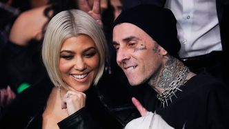 Kourtney Kardashian i Travis Barker pokazali PIERWSZE zdjęcia z synem. W komentarzach AWANTURA o imię chłopca... (ZDJĘCIA)